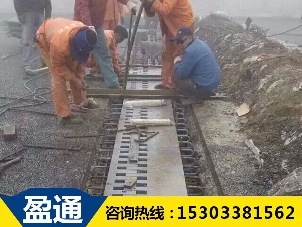 梳齒板式橋梁伸縮縫施工